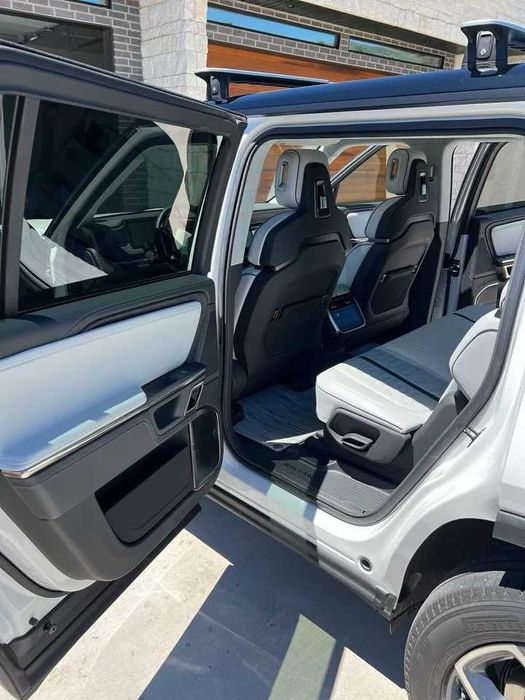 2023 Rivian R1S Adventure