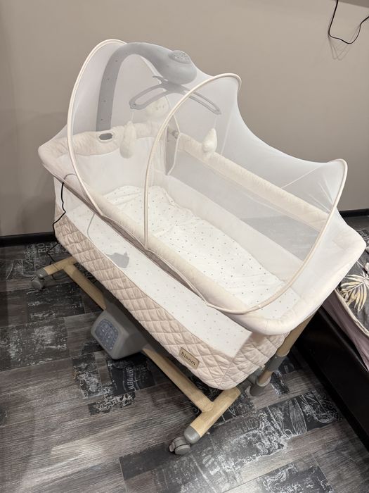 Продам ліжечко Carello bloom