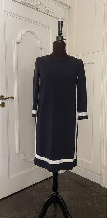 MAX MARA piękna klasyczna sukienka z białymi lamówkami