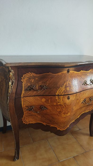 Cómoda de barriga, Bombe Luís XV em excelente estado conservação