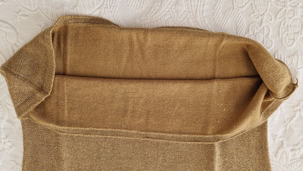 Blusa dourada com brilho tamanho L