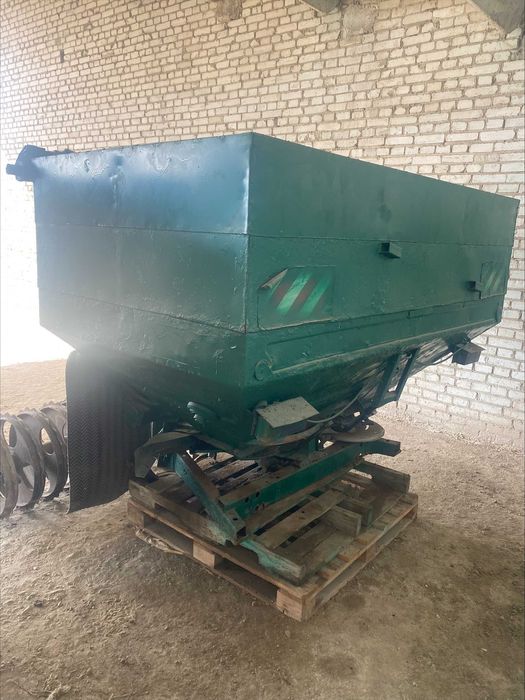 Розкидач добрив Amazone ZAM-1200