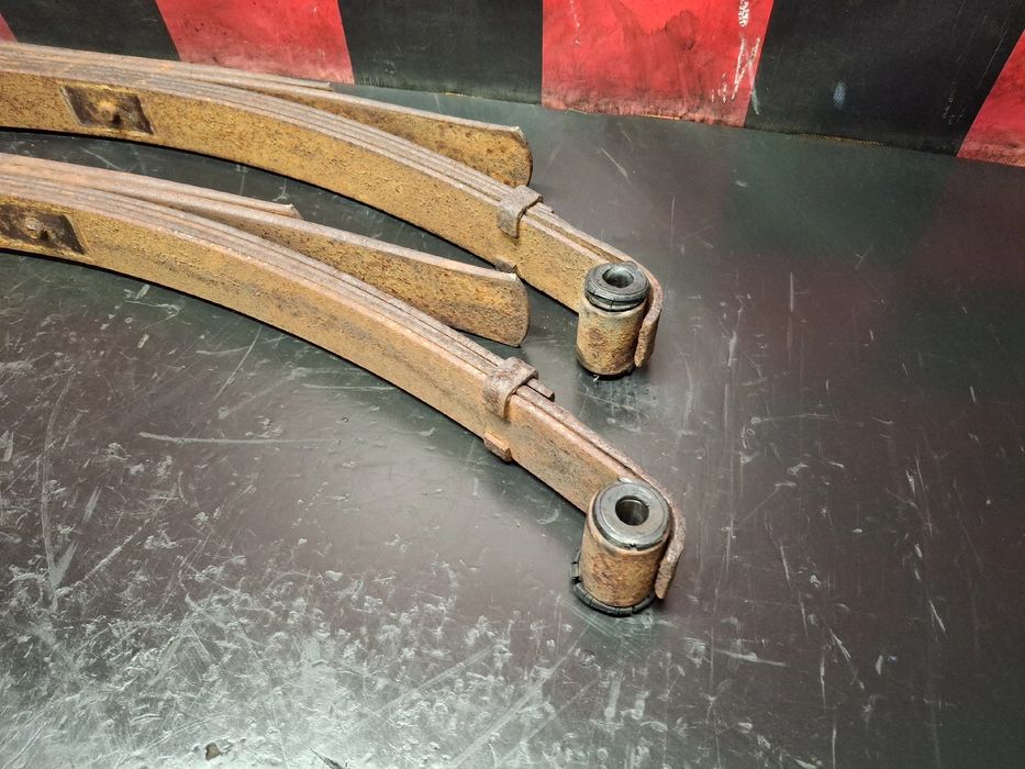 Conjunto Molas Suspensão Tras/Traseira TOYOTA Hilux II Pick Up (_N2_)