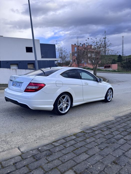 Mercedes-Benz C-Coupé C220 – 145.000 km | Automático 7G-Tronic