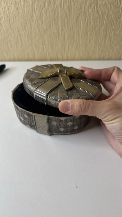 Вінтажна шкатулка зі срібним та позолоченим покриттям