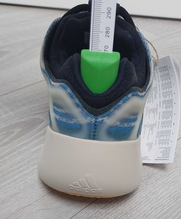 Buty ADIDAS YEEZY 700 V3 KYANITE GY0260, R. 42 2/3