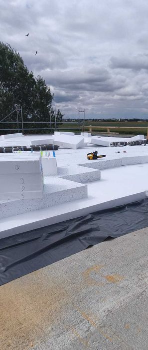 Odśnieżanie i naprawa dachów