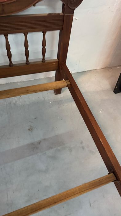 Cama Luís XV em muito bom estado