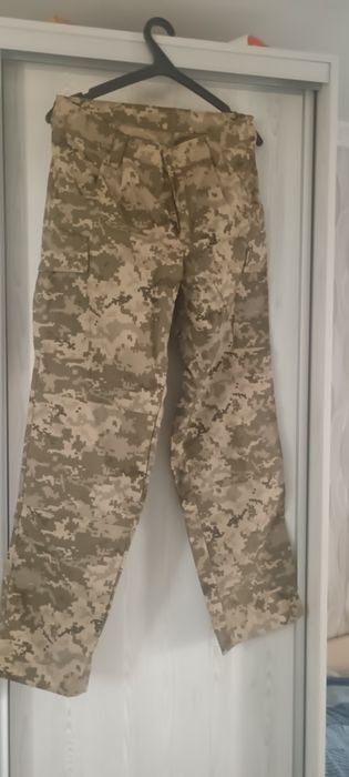 Штани майже нові