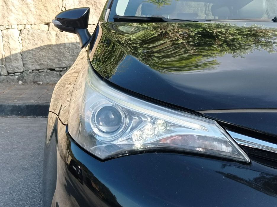 Toyota Avensis Touring Sports 1.6 D-4D Luxury+GPS