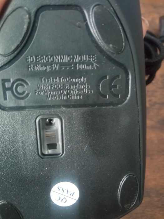 Myszka pionowa przewodowa