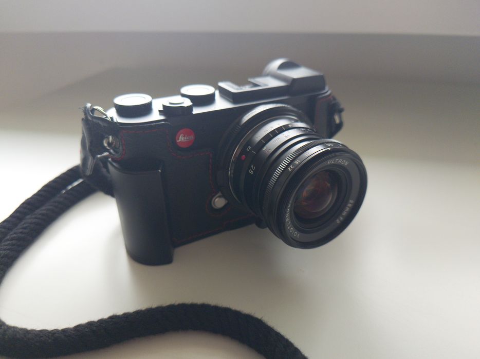 Leica CL + voigtlander 28mm 2F