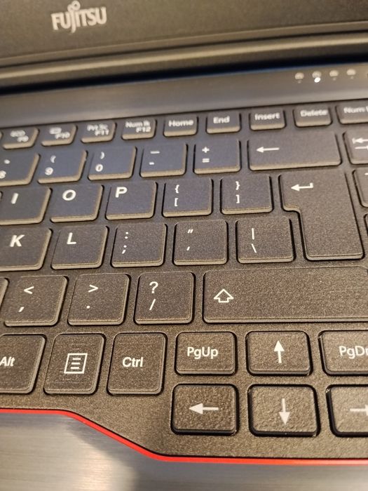 #3188 Fujitsu Japan Lifebook U759 i5-8265U 16GB 512SSD W11 FV23 GW12