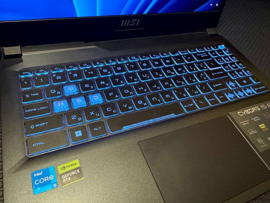 MSI Cyborg 15 - RTX 4050 6GB, i5 12th Gen, 16GB RAM, SSD 512GB, 144Hz