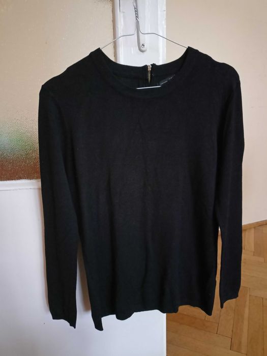 Czarna bluzka firmy Zara