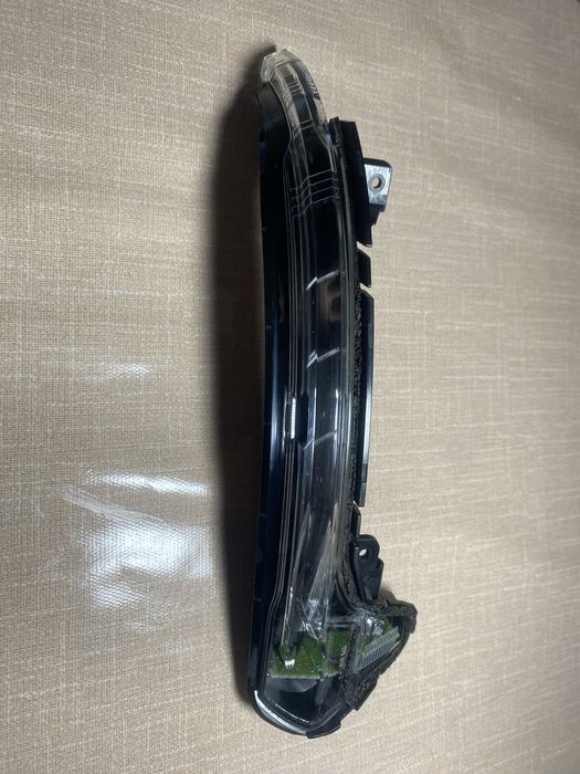 Правий поворотник дзеркала Audi A6 C7 оригінал LED повторитель поворот