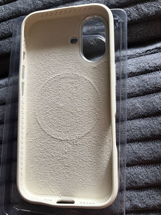 Etiu iphone 16 …