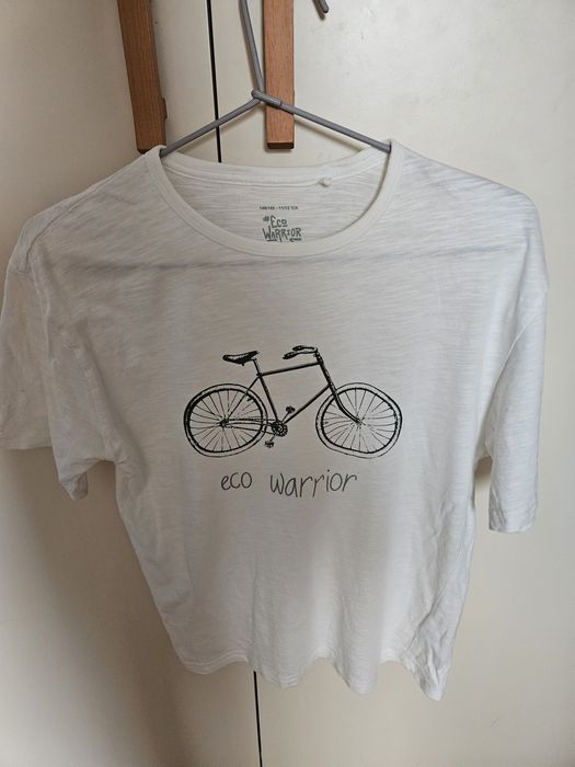 As t-shirts estão em bom estado.