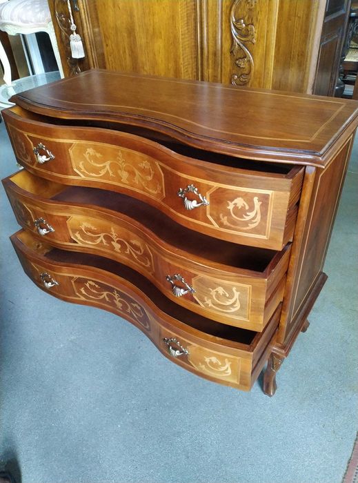 Włoska stylowa intarsjowana komoda