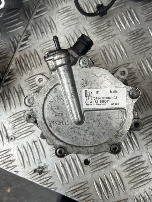 MERCEDES W176 A 45 AMG 2.0 насос вакуумный  A1331800501