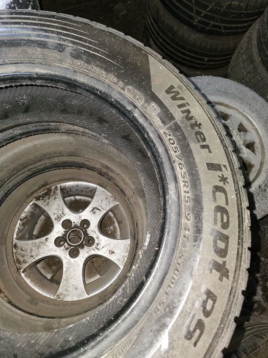 Opony zimowe Hankook 205/65R15