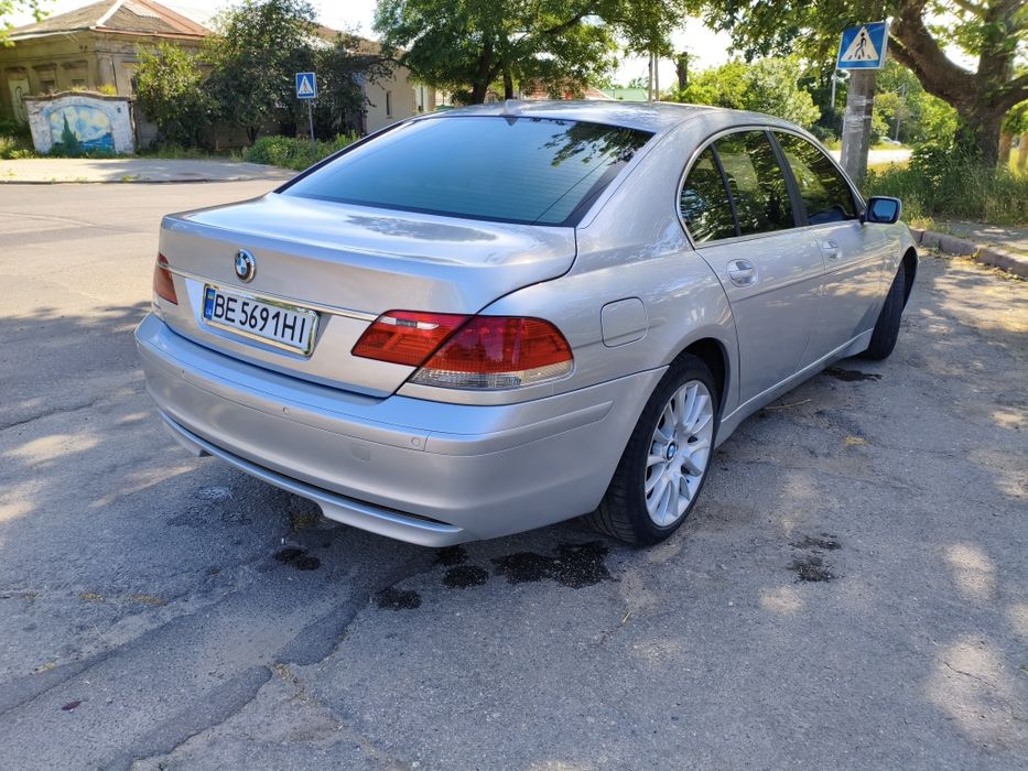 BMW    E65    735i