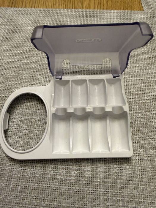 Podstawa na szczoteczkę i końcówki Oral B
