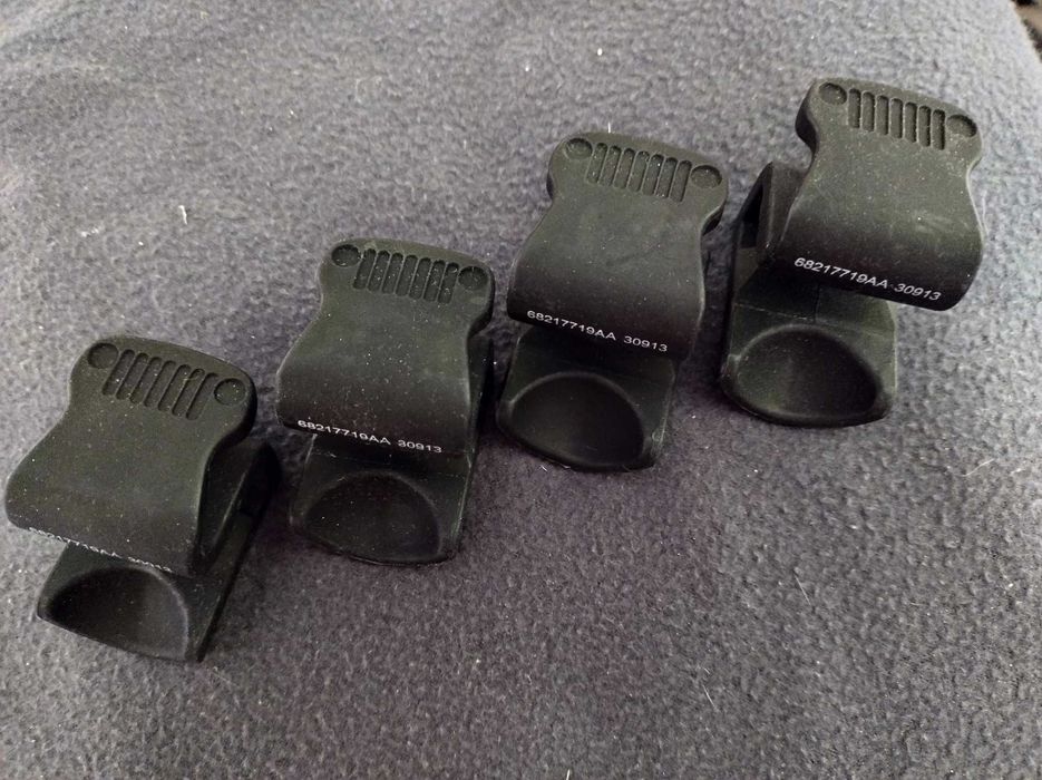 Komplet Wieszaków Do Bagażnika Jeep Cherokee