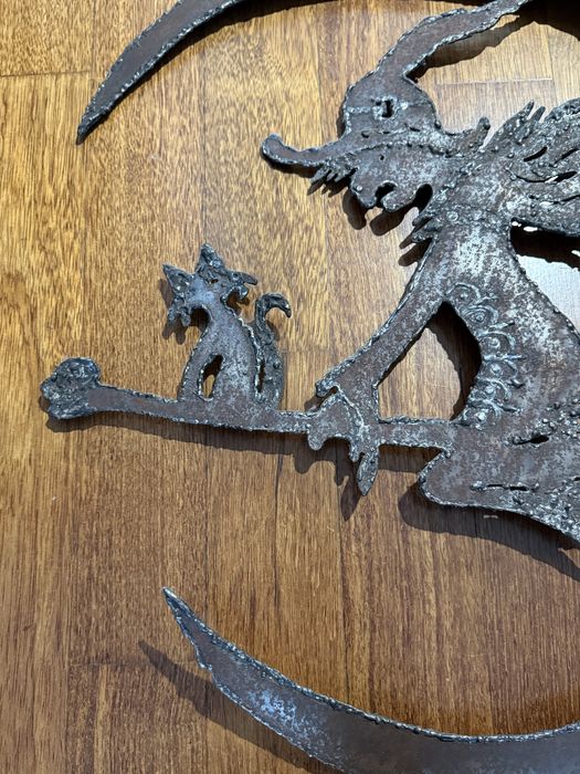 Duża zawieszka metaloplastyka baba jaga