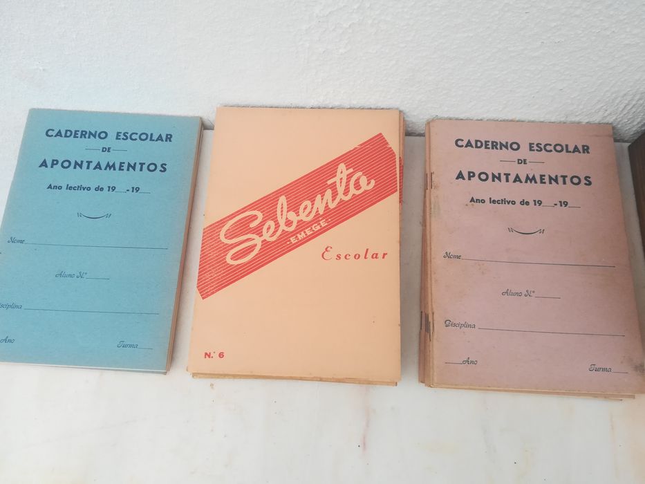Malas escola e cadernos antigos