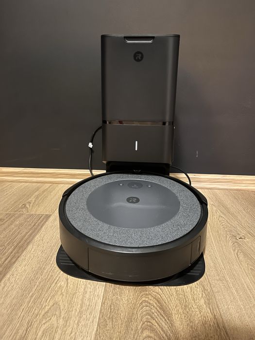 Irobot i3+ ze stacją