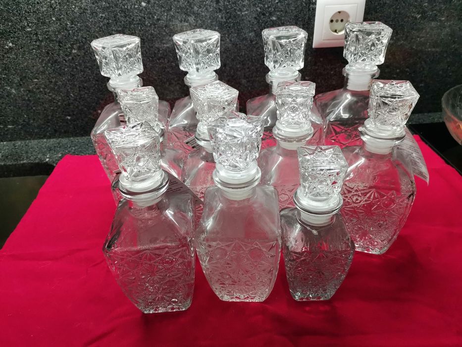 11 garrafas de Licor, novas, diferentes tamanhos