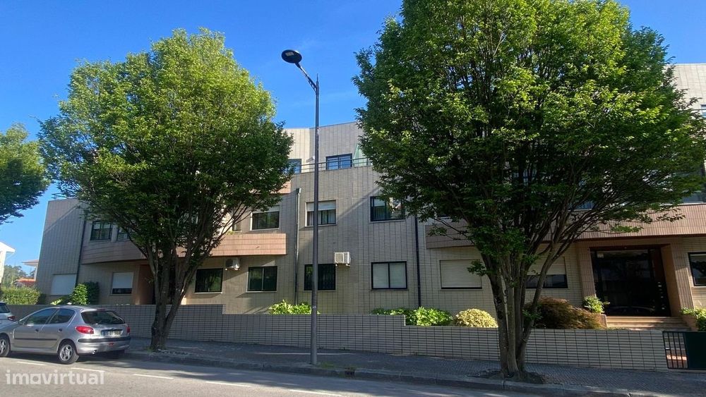 ARRENDADO! Apartamento T1 com Garagem na Avª de Francelos, Valadares