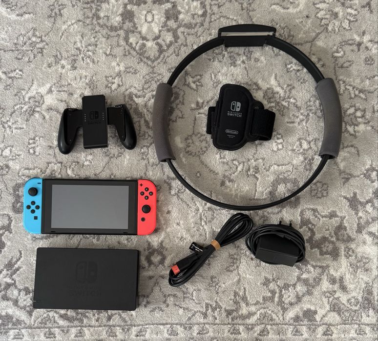 Konsola Nintendo Switch Czerwono-niebieski + Ring Fit Adventure