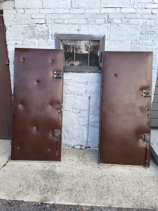 Drzwi zewnętrzne wejściowe oraz garażowe