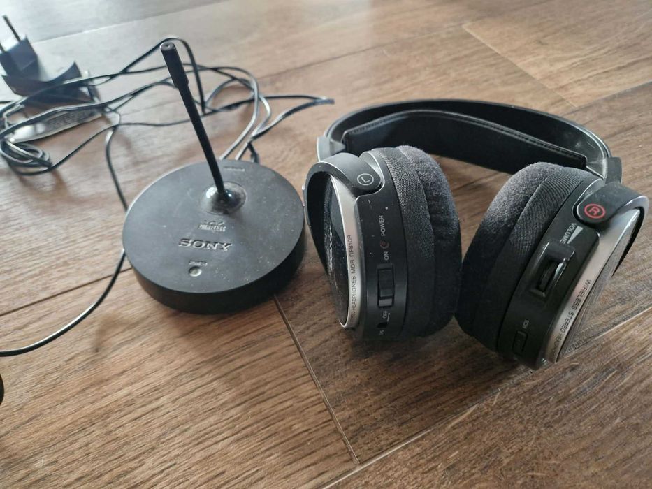 Słuchawki bezprzewodowe SONY MDR-RF810RK