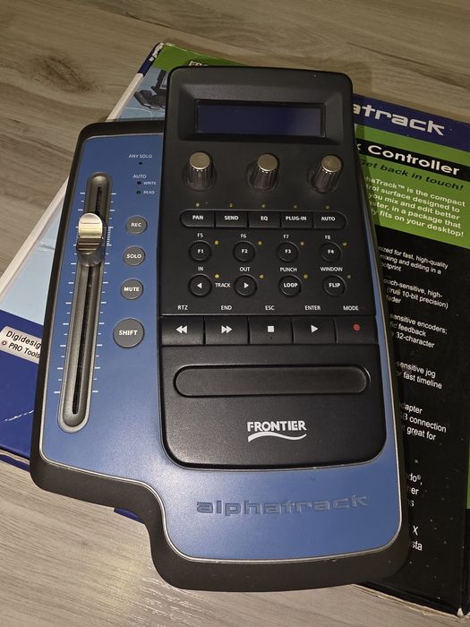 Kontroler DAW Alphatrack Frontier