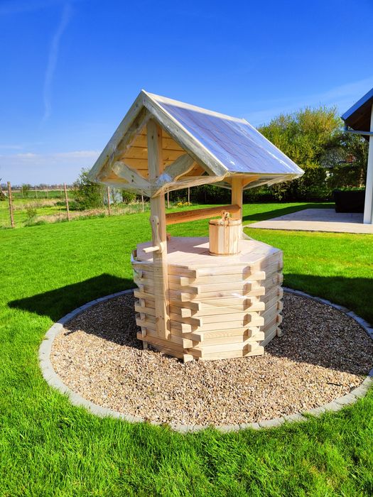 Studnia ogrodowa ozdobna zabudowa