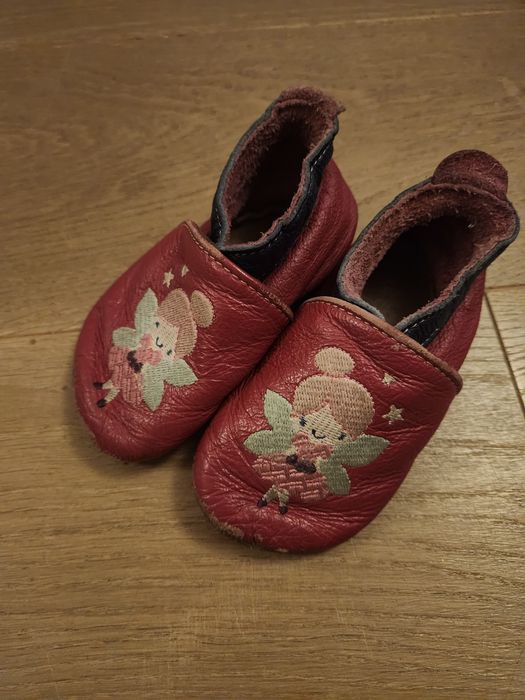 Skórzane ekoTuptusie rozmiar M. Piękne, szyte ręcznie..