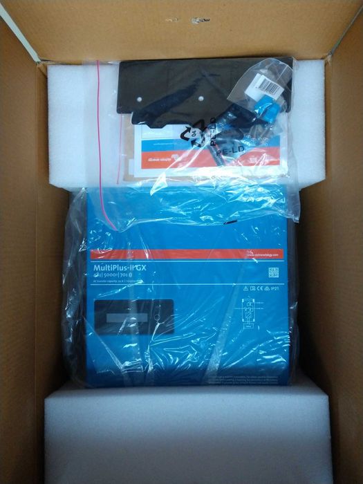 Новий інвертор гібридний Victron Energy MultiPlus-II GX 48/5000/70-50