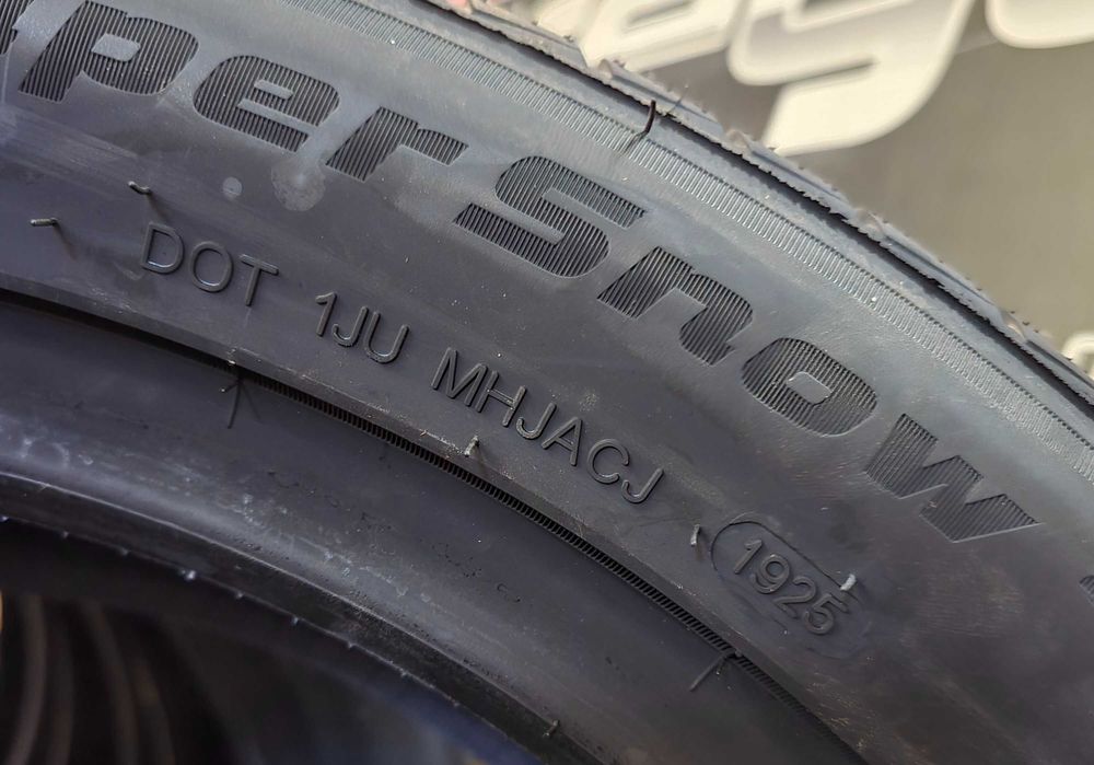 NOWE OPONY ZIMOWE Goodride ZuperSnow Z-507 - 235/50R19