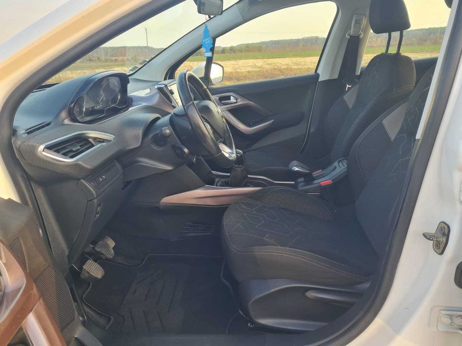 Peugeot 2008 1.6ehdi manual klima tempomat tablet