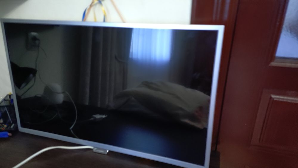 телевізор Phillips 32PFT6500