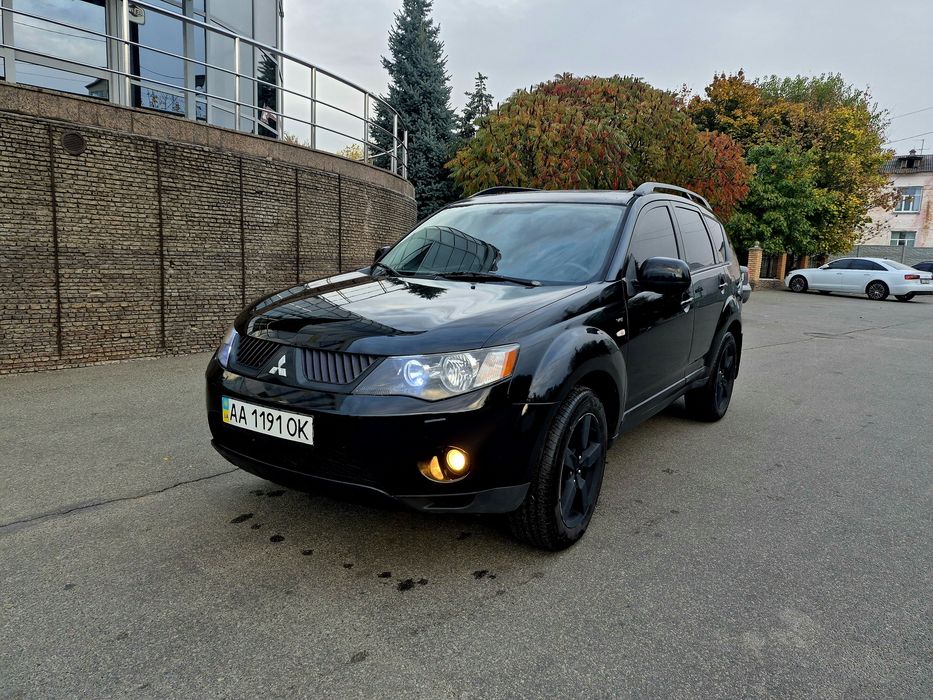 Mitsubishi OUTLANDER XL
