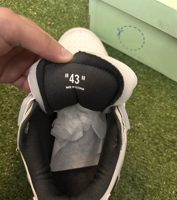 Продаю нові кросівки від Off-White Sponge Mid Top White Black.