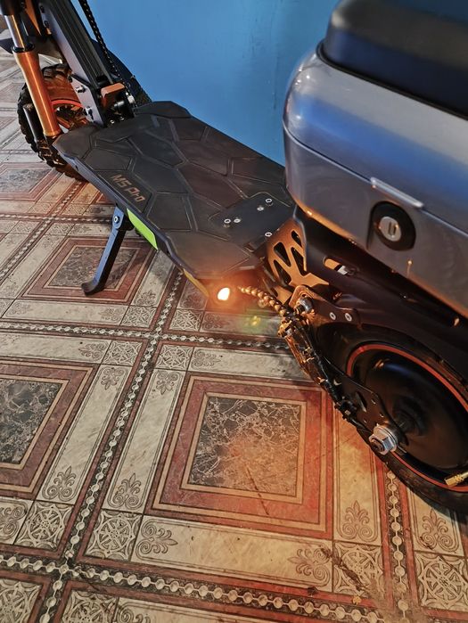 Електросамокат Cruzzer M5 Pro все в описі