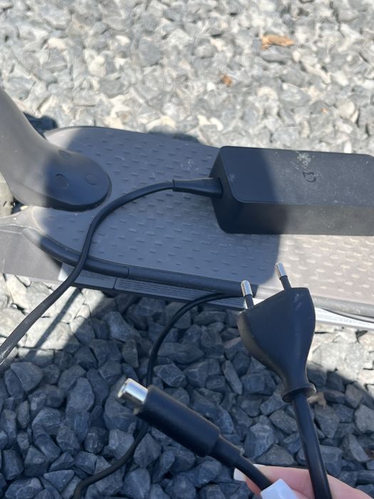 Hulajnoga elektryczna Mi Electric Scooter Essential