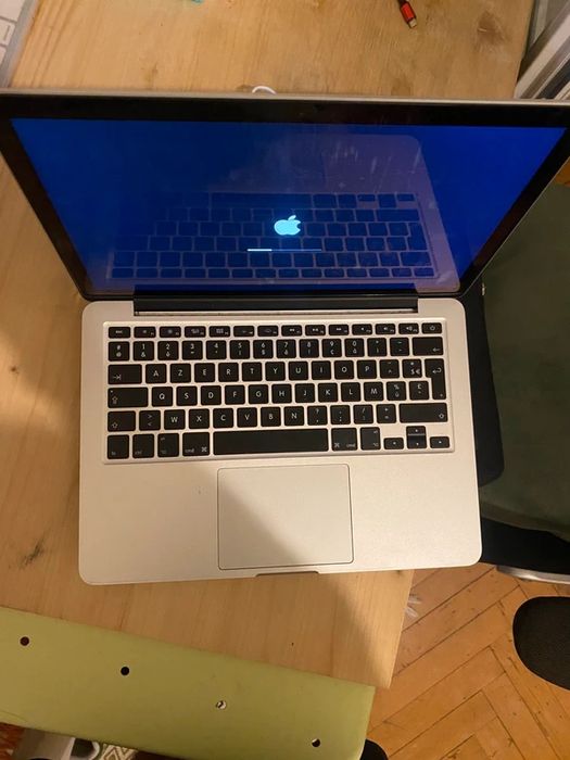 Apple MacBook Pro Retina 13 polegadas 2015 com Carregador