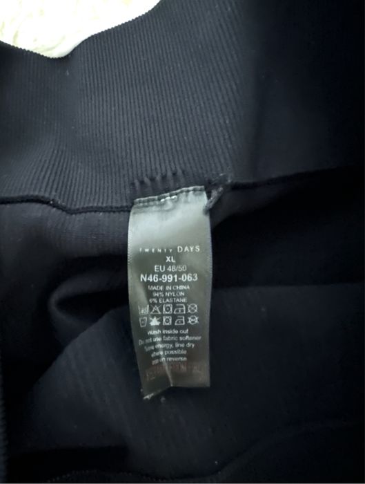 czarne prążkowane legginsy idealne na siłownię gym twenty days