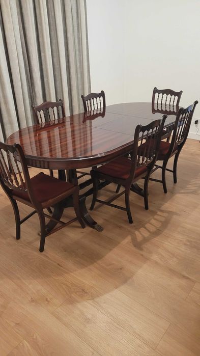 Conjunto sala jantar. Mesa + Cadeiras